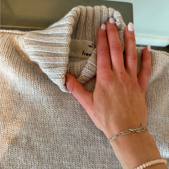 ARITZIA WILFRED HEINAN SWEATER 100% MERINO WOOL - Picture 4 of 5